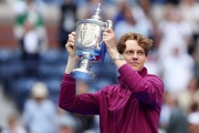 US Open — 2024: сколько заработали Янник Синнер и Тейлор Фритц, как сыграли, на каком месте в списке Forbes